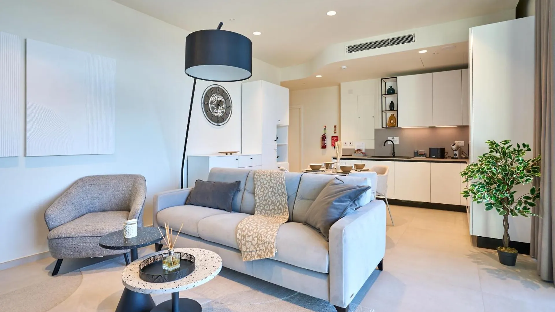 High-Rise Elegance 18Th Floor Apartment With Stunning Sea Views Saint Julian's