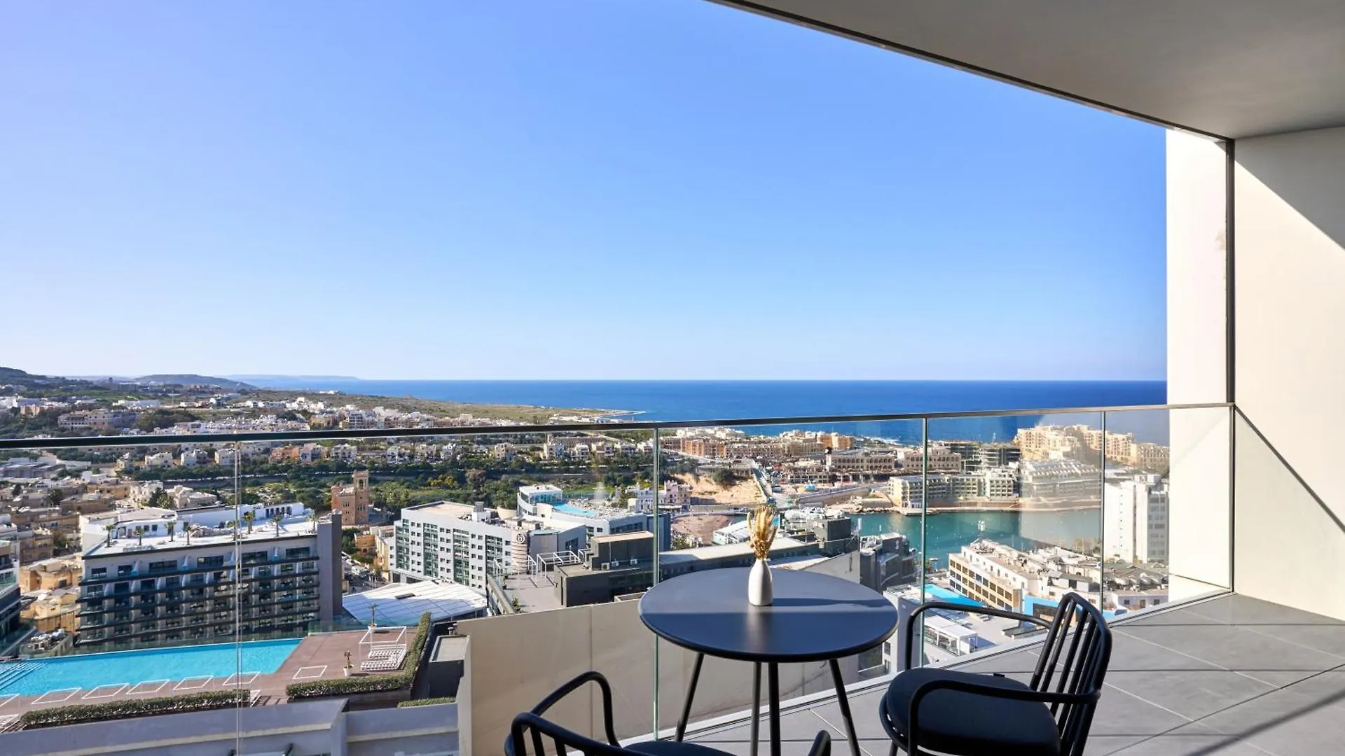 High-Rise Elegance 18Th Floor Apartment With Stunning Sea Views Saint Julian's